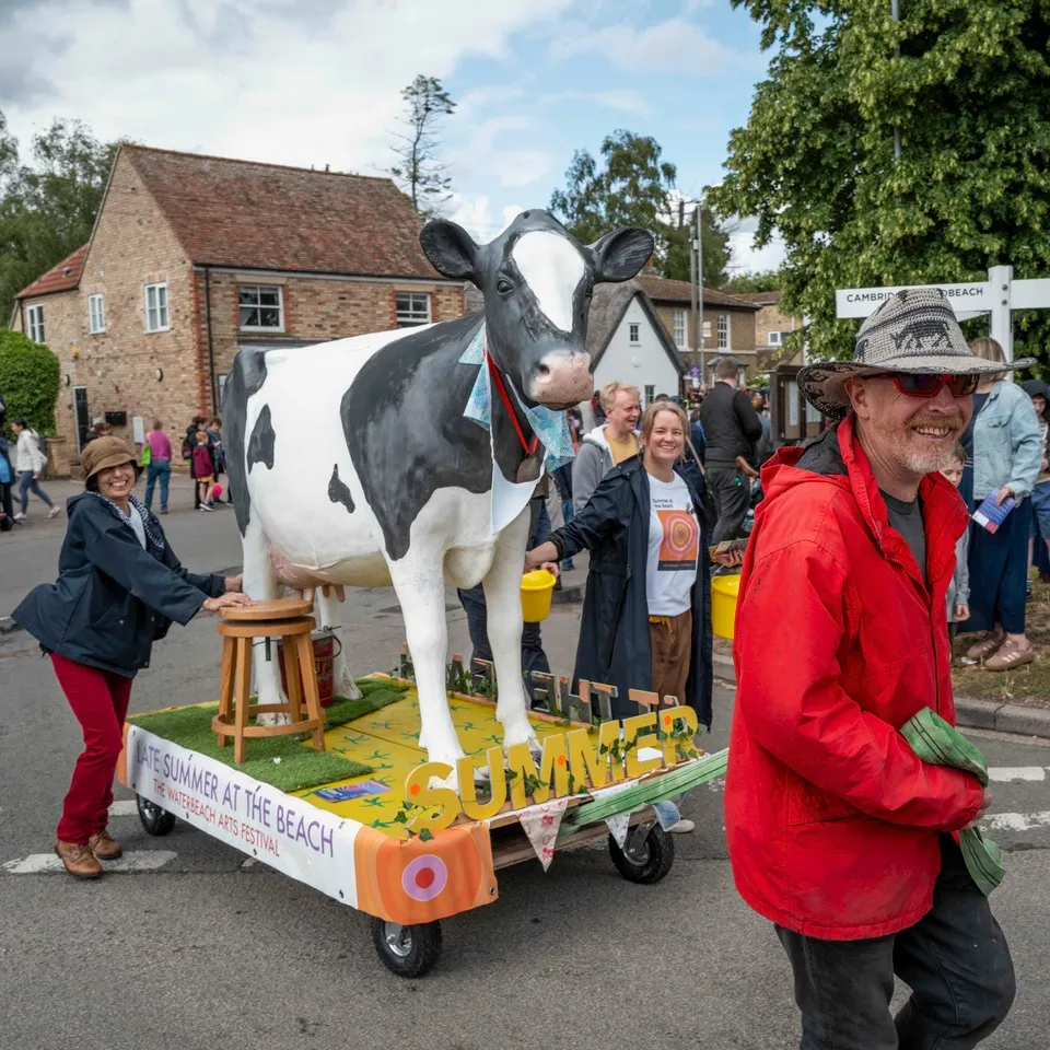 Cow float as part of a parade